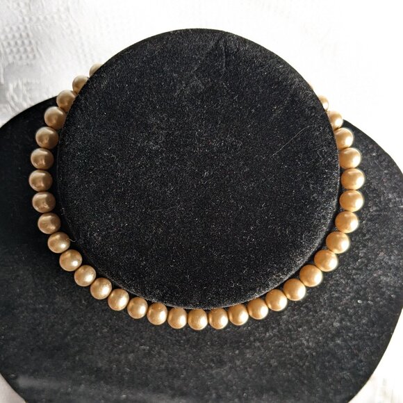 Faux Pearl Choker Necklace Antique Ivory Color - Picture 3 of 8